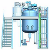 Réservoir d'émulsion avec agitation de la paroi de raclage